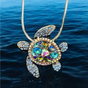 Dazzling Multicolored Turtle Pendant Necklace. NWT